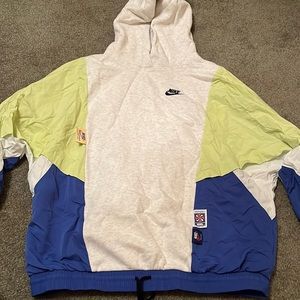 Nike Sportswear Pullover Size S